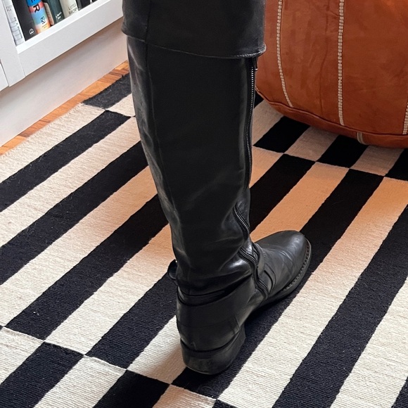 Tall black boots - Picture 8 of 10